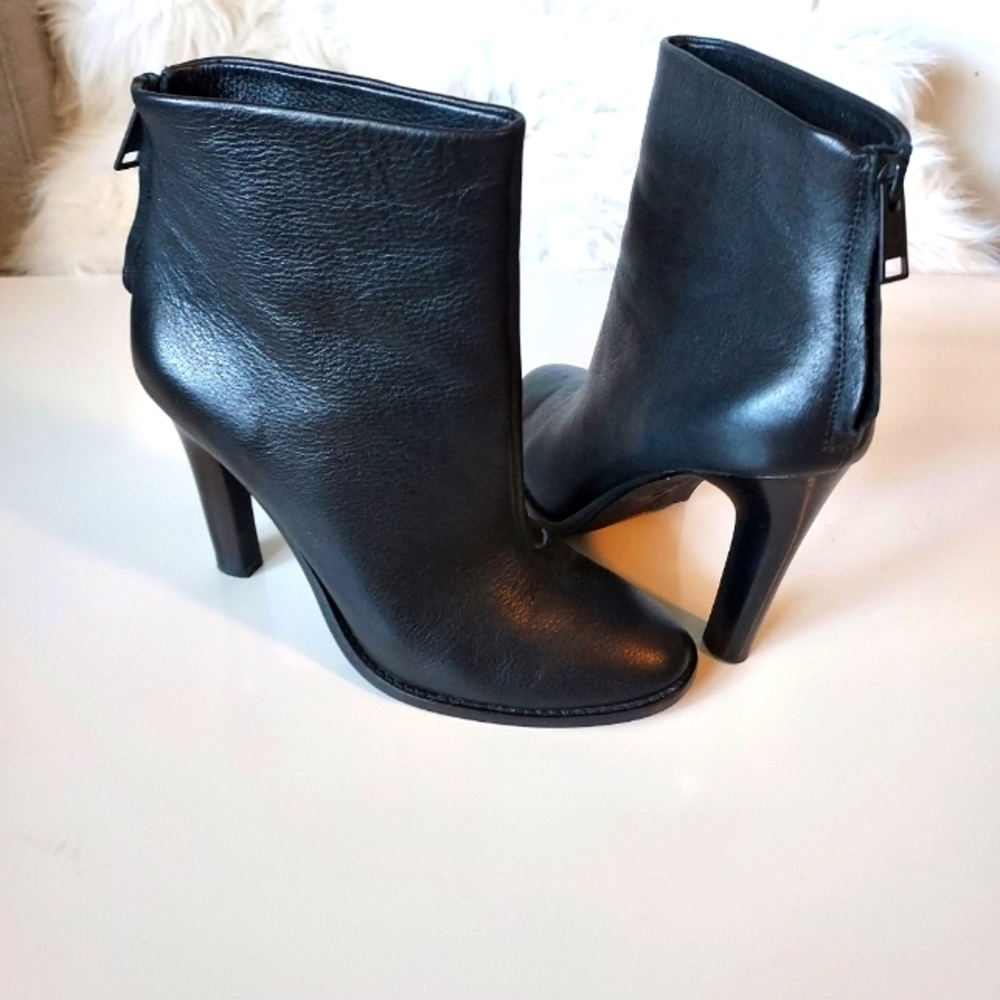 Joie Blayze Black Leather Booties Sz-39